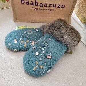 Baabaazuzu Mittens